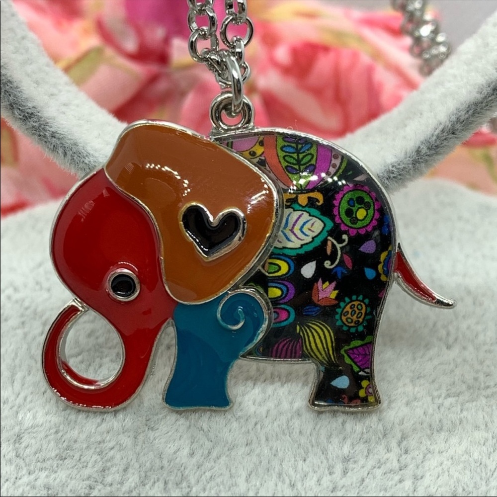 🌟 Enamel Elephant Necklace - Picture 5 of 5